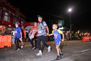 BIB: 4263
                            <button type="button" onclick="openModal(26262917)" class="btn btn-primary btn-sm float-right btn-popup" data-toggle="modal" data-target=".modal-high-quality">
                        <i class="fas fa-shopping-cart"></i> Add to Cart
                    </button>
                                            <button type="button" onclick="isThisMe(26262917, true)" class="btn btn-success btn-sm float-right btn-popup btn-isme hidden" data-toggle="tooltip" data-placement="bottom" title="นี่คือรูปของคุณใช่ไหม คลิกที่นี่เพื่อเอาเข้าอัลบั้ม">
                        <i class="fas fa-plus"></i> Add to album
                    </button>
                    <button type="button" onclick="isThisMe(26262917, false)" class="btn btn-warning btn-sm float-right btn-popup btn-isnotme hidden">
                        <i class="fas fa-ban"></i> Remove from album
                    </button>